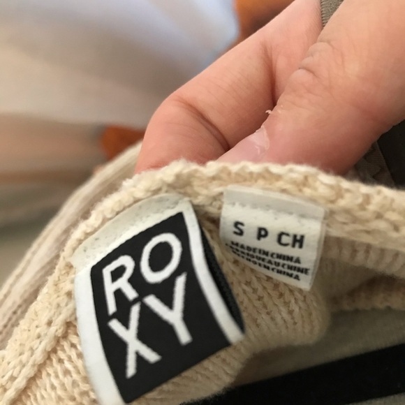 Beautiful Roxy Sweatshirt 💛 - Picture 3 of 5